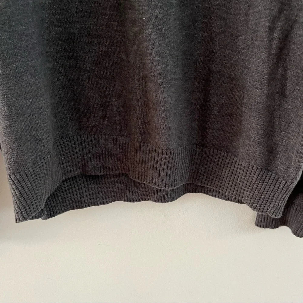 Bill Blass Gray Cotton Blend 1/4 zip pullover sweater Size Large.